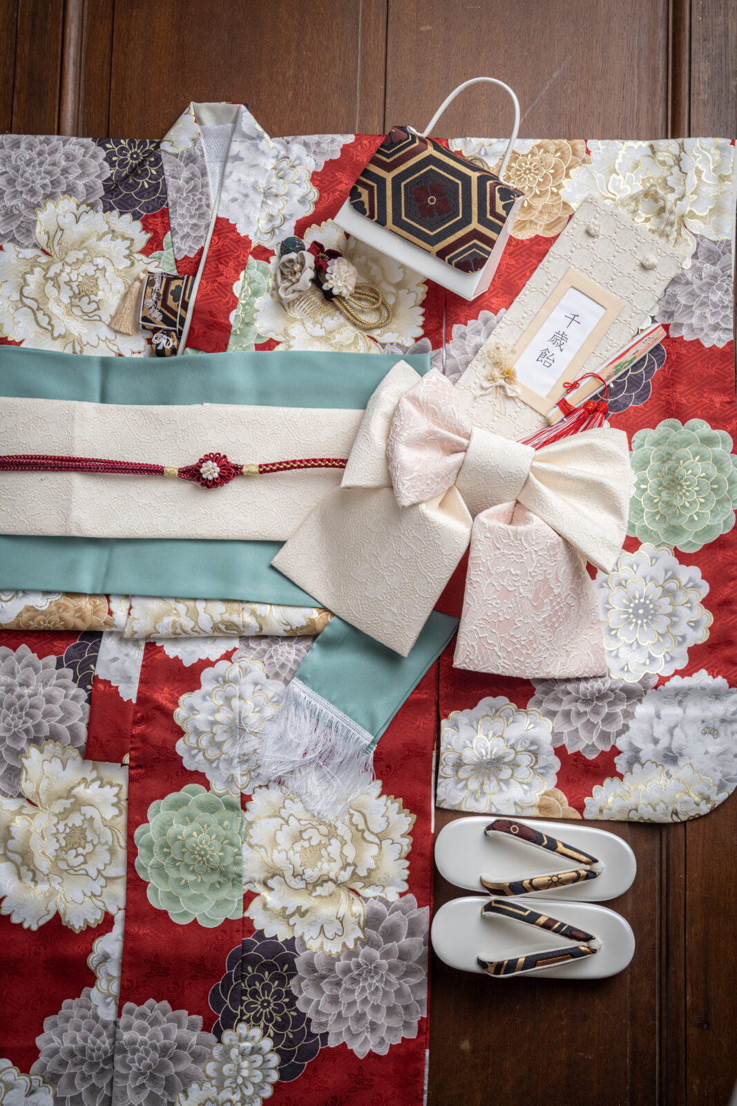 7歳 女児 赤色 古典柄 115–130cm（studio ate 七五三衣装）